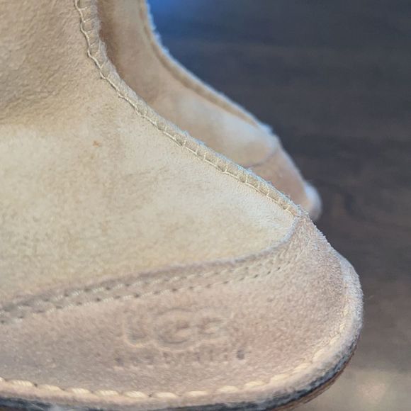 Baby Ugg Boots Like New Size Small Ugg Boots Boy Or Girl Ugg Boots - Picture 6 of 7